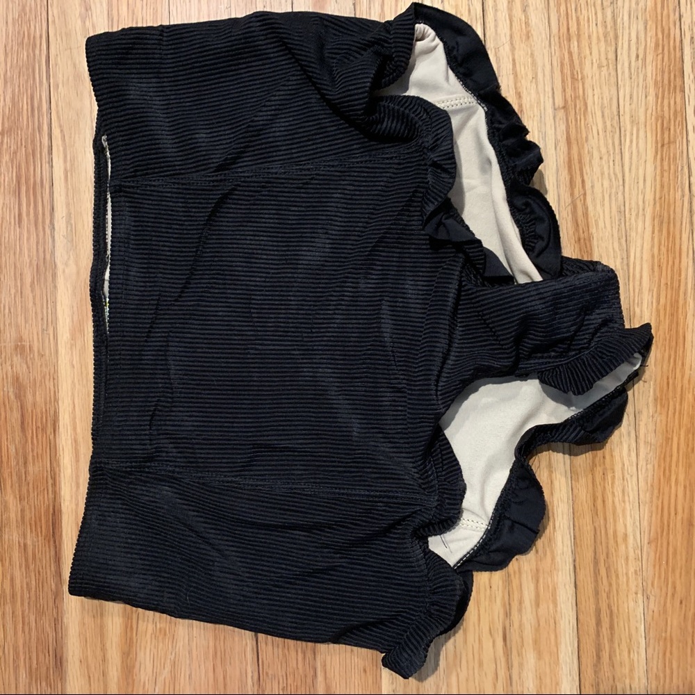 Kortni Jeane ruffled black bottoms